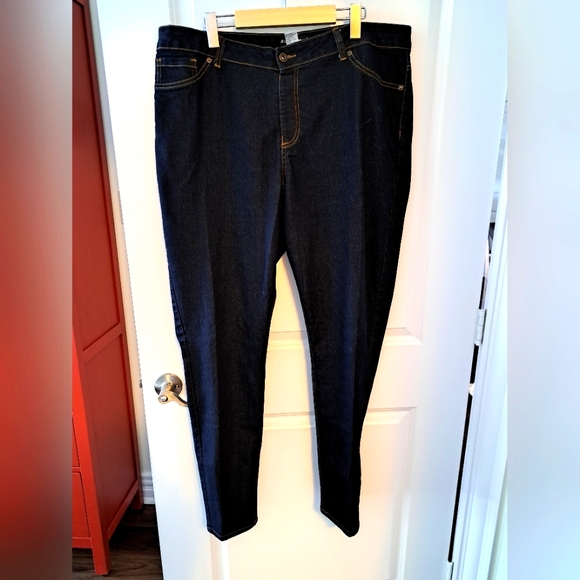 Bianca Nygard women's dark wash pull on, skinny leg, stretch jeans size 18W - Picture 1 of 2